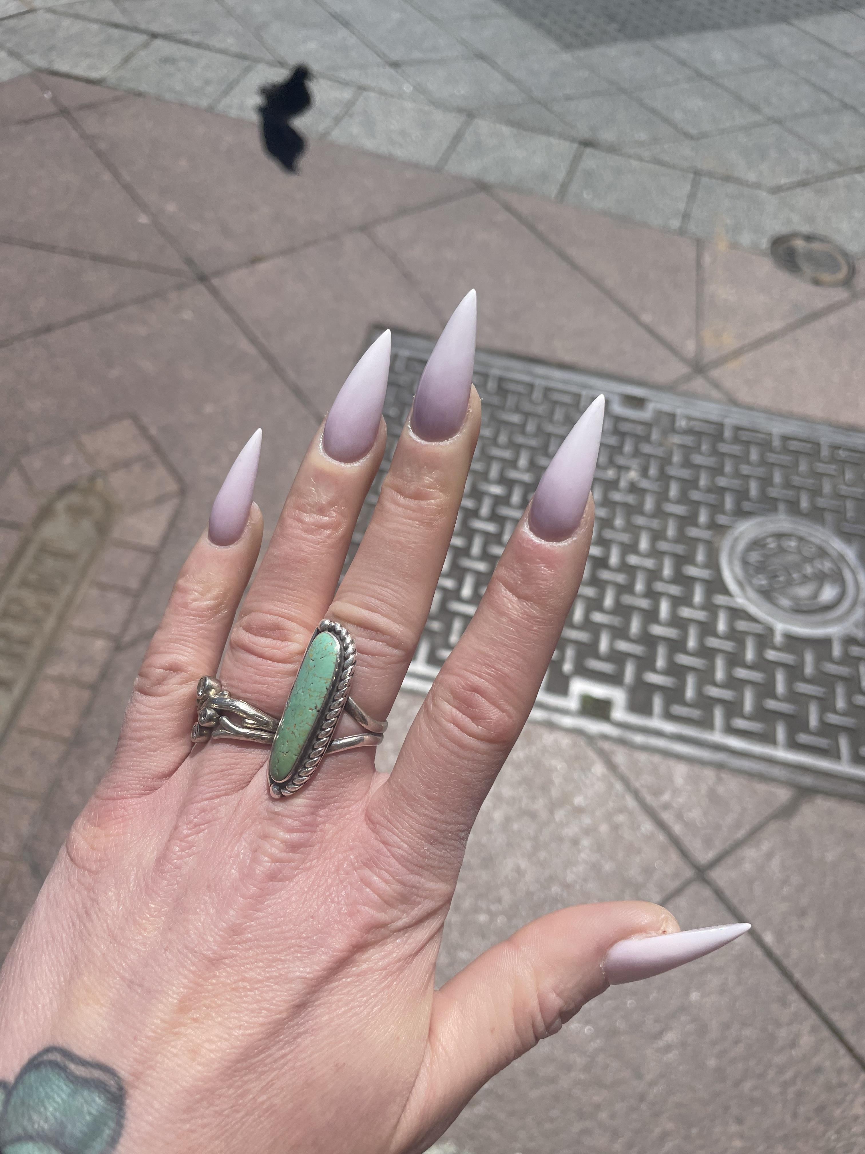 I usually never get my nails done because of my clubbed thumb but this nail  shape changes everything #nails #nailsart | Arrow nails, Acrylic nails,  Summer nails